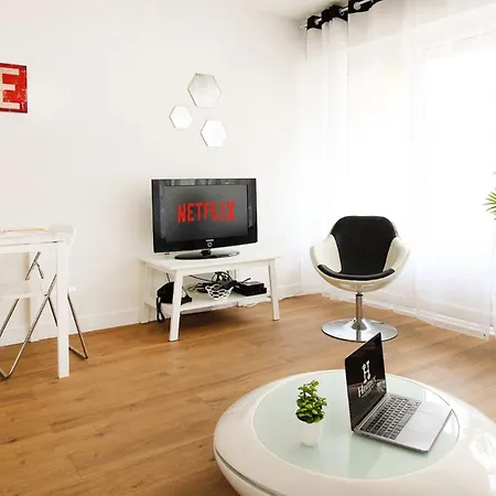 Homey Purity / New / Parking Gratuit / Proche Tram / Aux Portes De Geneve